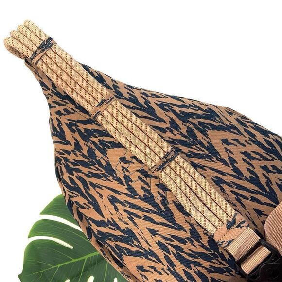 New✨ KAVU Chevron Shore Rope Sling Bag - Picture 6 of 12